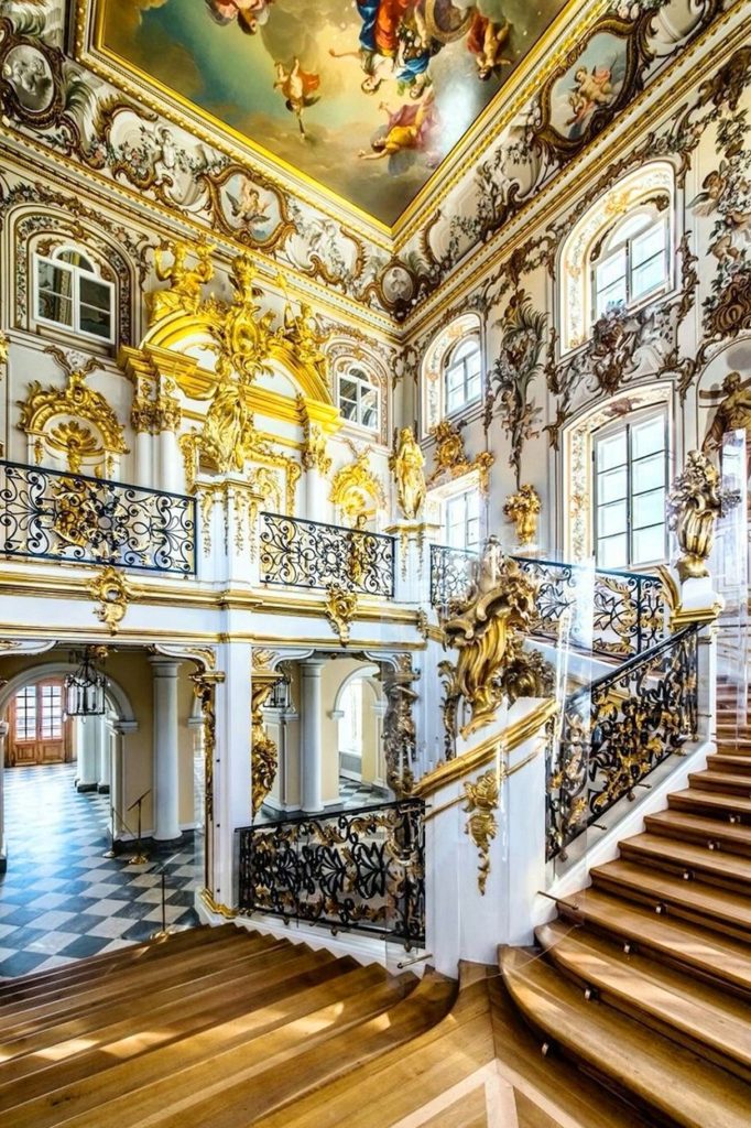 Peterhof-Palace